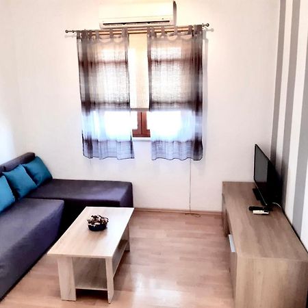 Apartments Belic With Pool Jelsa  Exterior photo