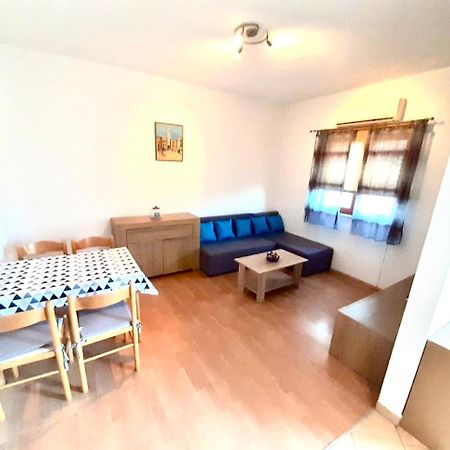 Apartments Belic With Pool Jelsa  Exterior photo