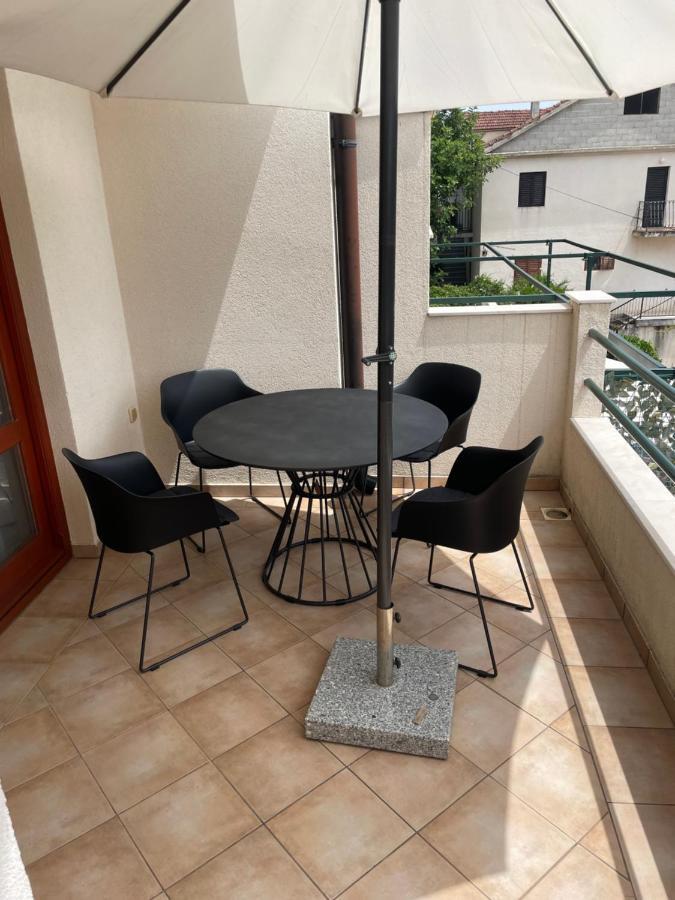 Apartments Belic With Pool Jelsa  Exterior photo