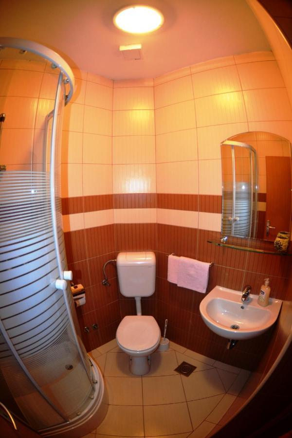 Apartments Belic With Pool Jelsa  Exterior photo