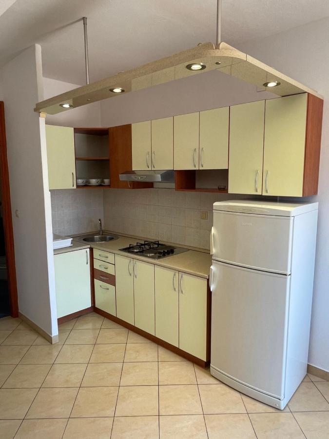 Apartments Belic With Pool Jelsa  Exterior photo