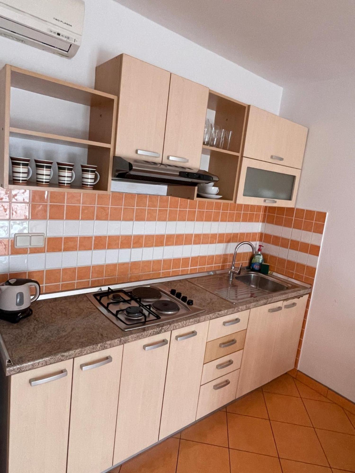 Apartments Belic With Pool Jelsa  Exterior photo