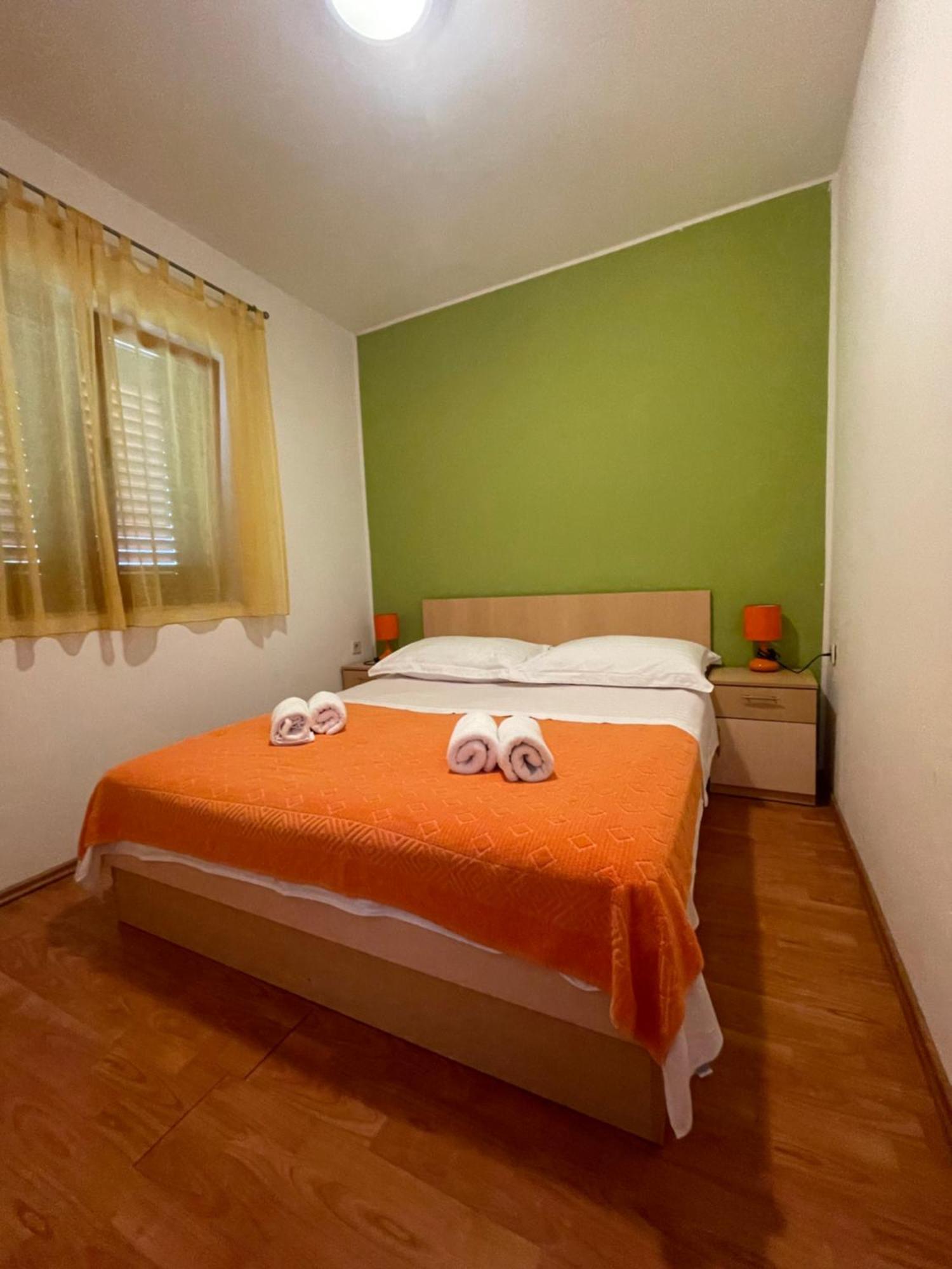 Apartments Belic With Pool Jelsa  Exterior photo