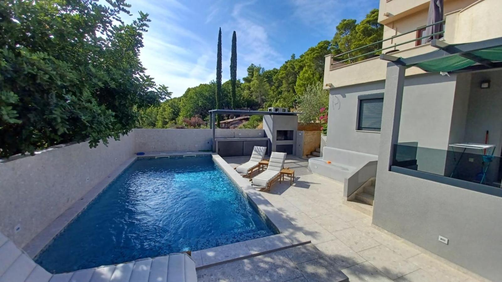 Apartments Belic With Pool Jelsa  Exterior photo